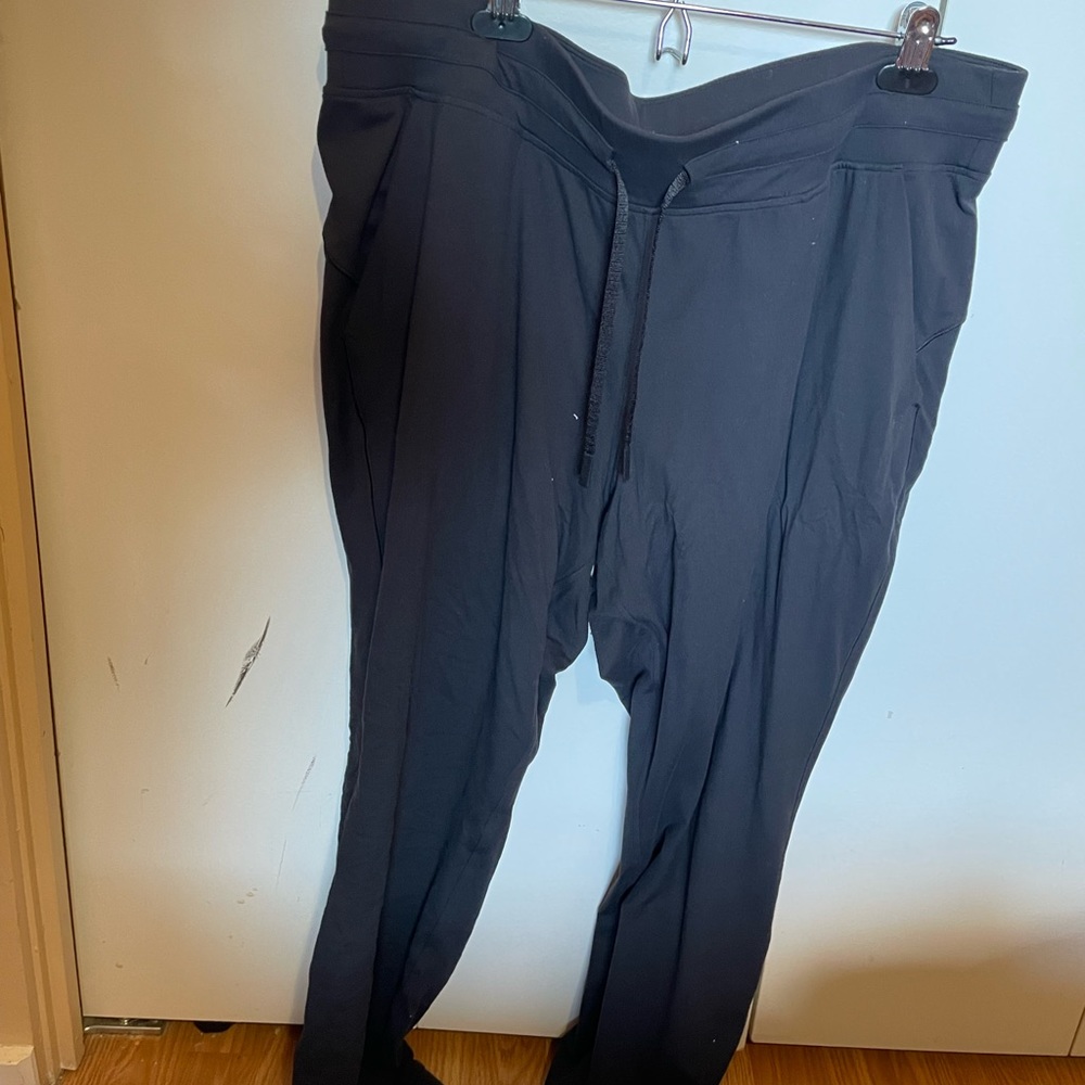 Lululemon joggers size 16